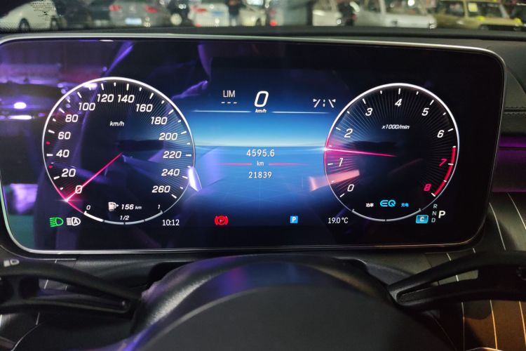 奔驰C级 2022款 改款 C 260 L 运动版中控内饰14