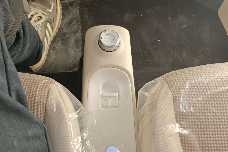 五菱汽车 宏光MINIEV 2024款 第三代 215km 青春版中控内饰18