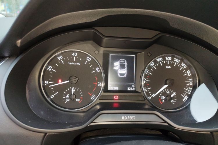 斯柯达 明锐 2017款 1.6L 自动智行版中控内饰14