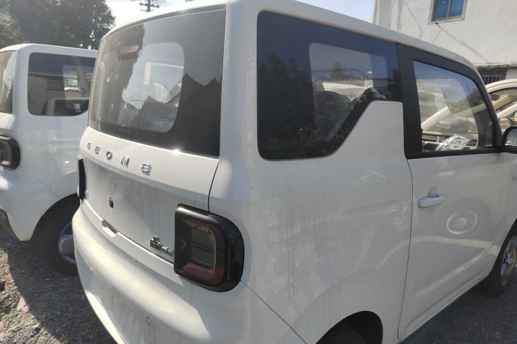 吉利银河 2024款 熊猫mini 200km 耐力熊车身外观7