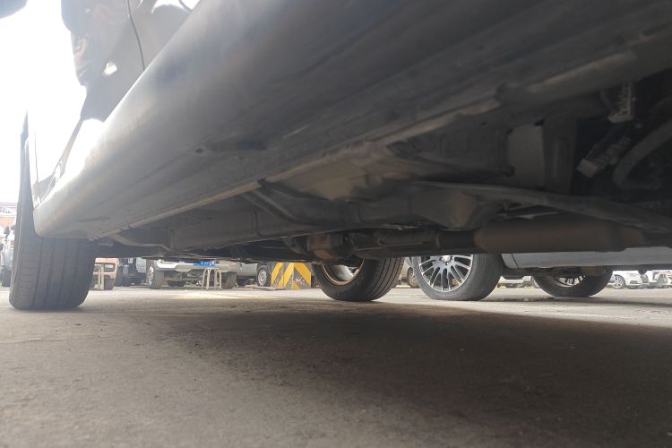 三菱 欧蓝德(进口) 2013款 2.4L 四驱豪华导航版 7座局部细节9002