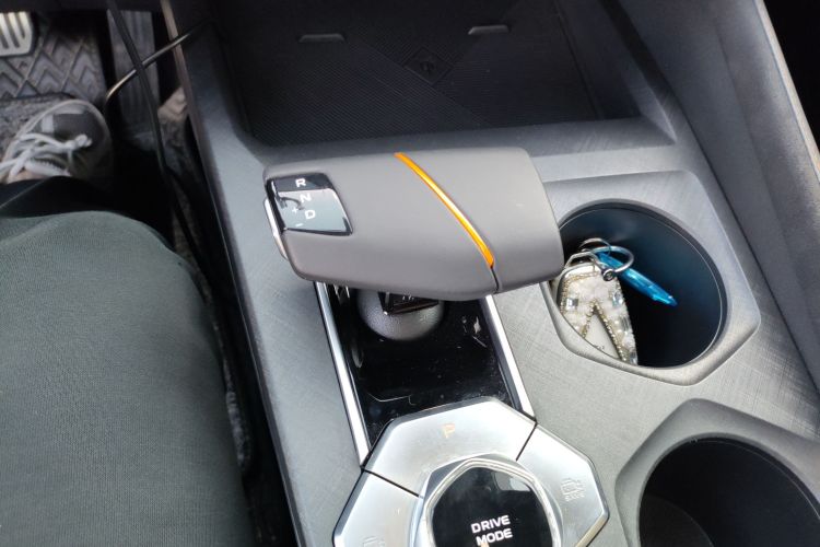 长安UNI-V 2024款 1.5T 尊贵运动型局部细节18