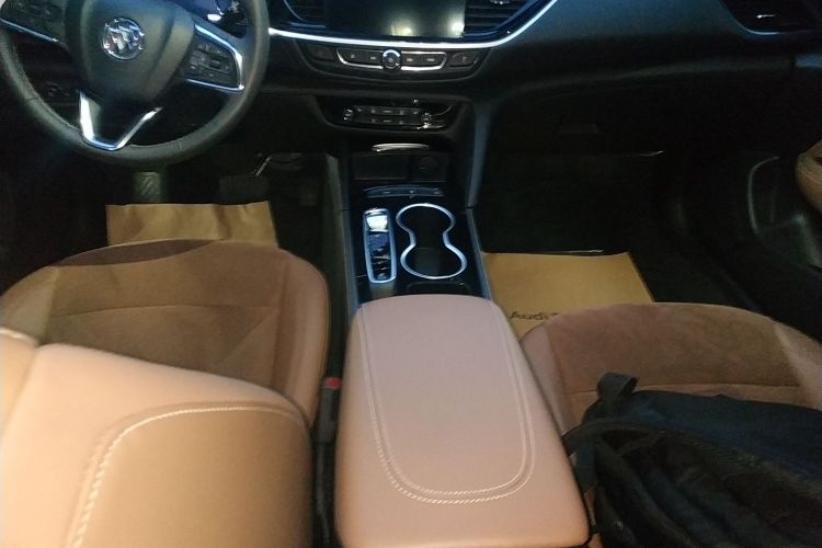 别克 君威 2020款 552T 豪华型中控内饰18