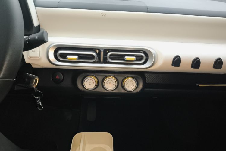 五菱汽车 宏光MINIEV 2024款 第三代 215km 青春版中控内饰16