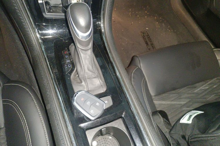 凯迪拉克ATS-L 2014款 25T 舒适型中控内饰18