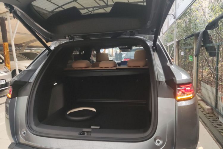 比亚迪 宋L DM-i 2024款 112km 超越型机舱底盘23