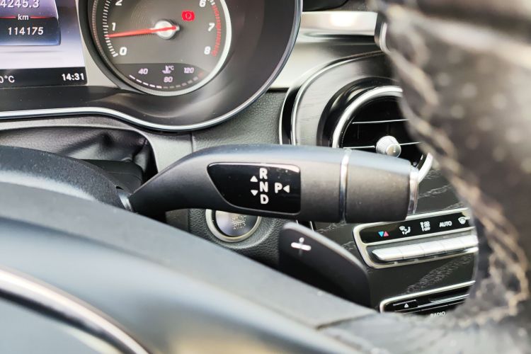 奔驰C级 2018款 C 200 L 运动版局部细节18