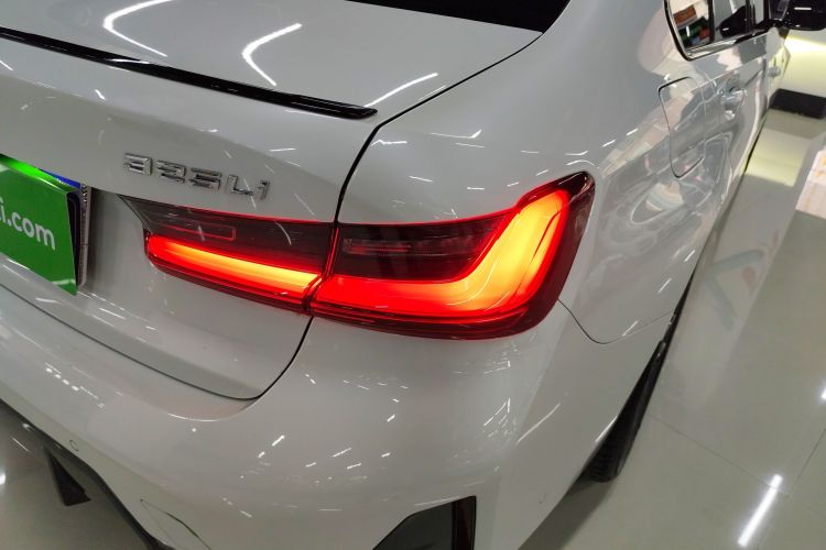 宝马3系 2024款 325Li M运动曜夜套装车身外观6001