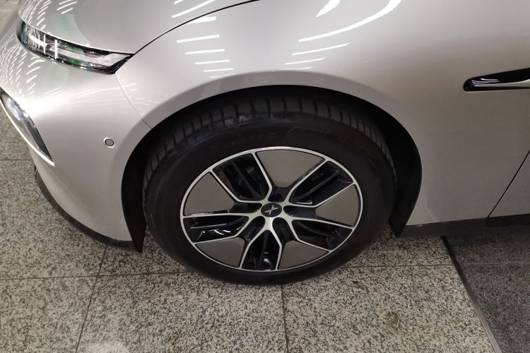 小鹏P7 2024款 P7i 550 Pro车身外观6007