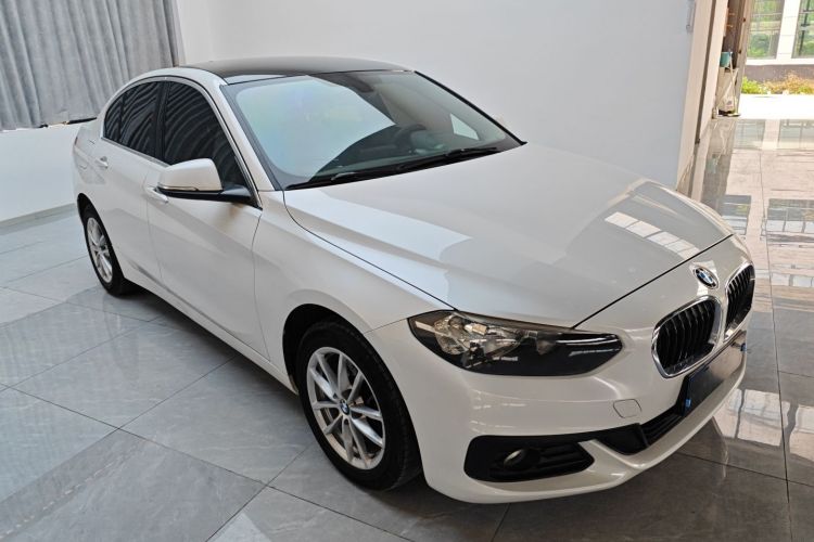 宝马1系 2017款 118i 时尚型车身外观3