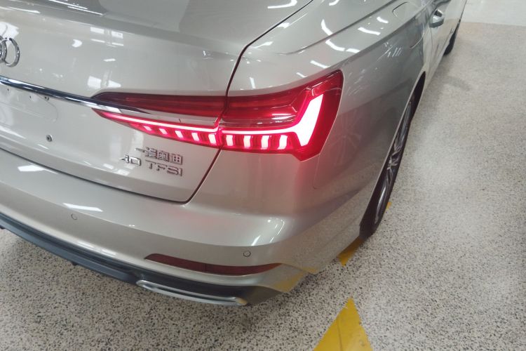 奥迪A6L 2022款 40 TFSI 豪华动感型车身外观6006