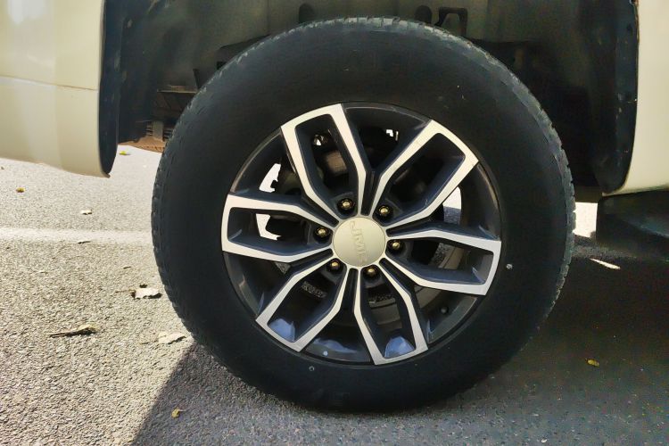 江铃 域虎9 2019款 2.0T自动汽油两驱舒享型车身外观6008