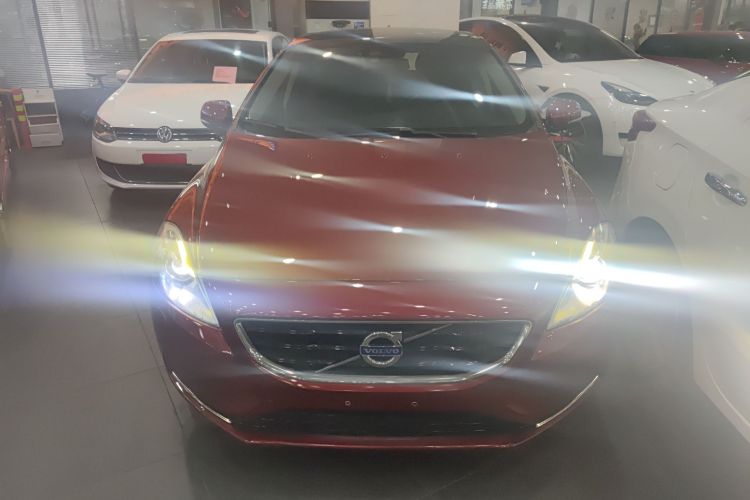 沃尔沃V40 2015款 1.6T 智雅版车身外观2