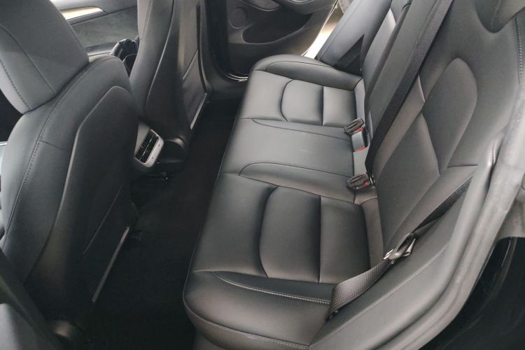 特斯拉 Model 3 2022款 Performance高性能全轮驱动版中控内饰7004