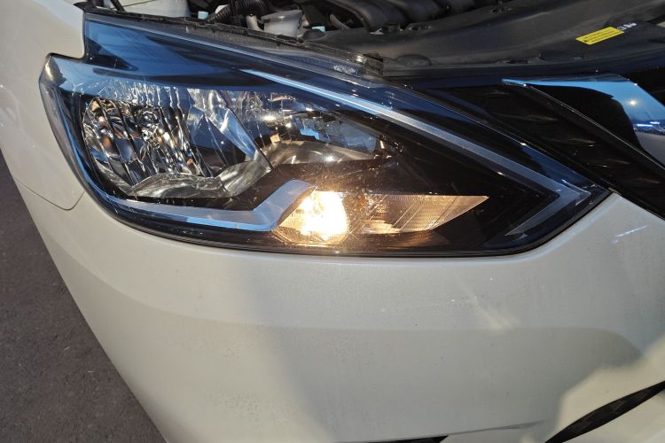 日产 轩逸 2024款 改款三 经典 1.6XE CVT舒适版车身外观8