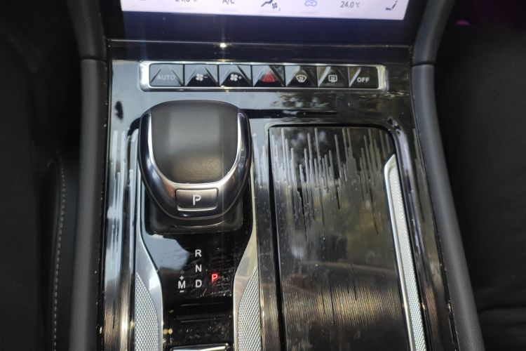 红旗H5 2023款 2.0T 自动智联旗畅版局部细节18