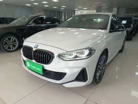 宝马1系 2022款 125i M运动曜夜版