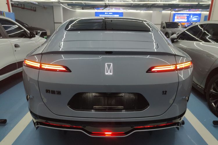 阿维塔12 2023款 650 三激光四驱性能版车身外观6