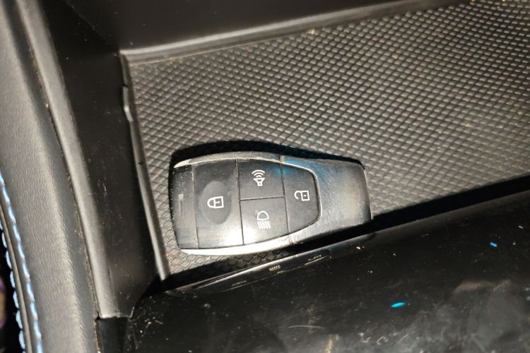 北京越野 北京BJ40 2020款 2.0T 自动四驱城市猎人版侠客型中控内饰11