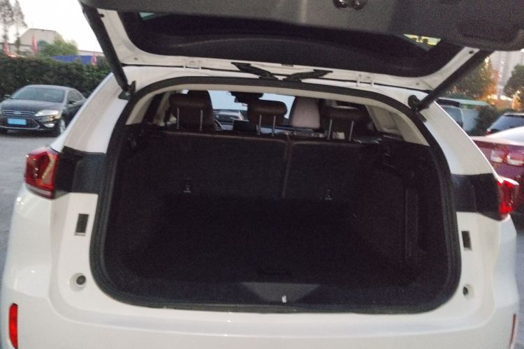 魏牌 VV7 2019款 升级款 2.0T 旗舰型 国V机舱底盘23