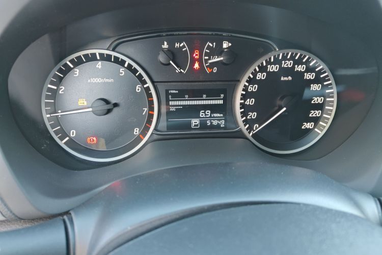 日产 轩逸 2019款 1.6XV CVT智联尊享版 国V中控内饰15