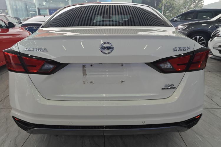 日产 天籁 2019款 2.0T XL 智领版车身外观6