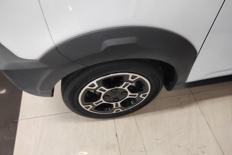 吉利银河 2025款 210km 熊猫骑士车身外观6007