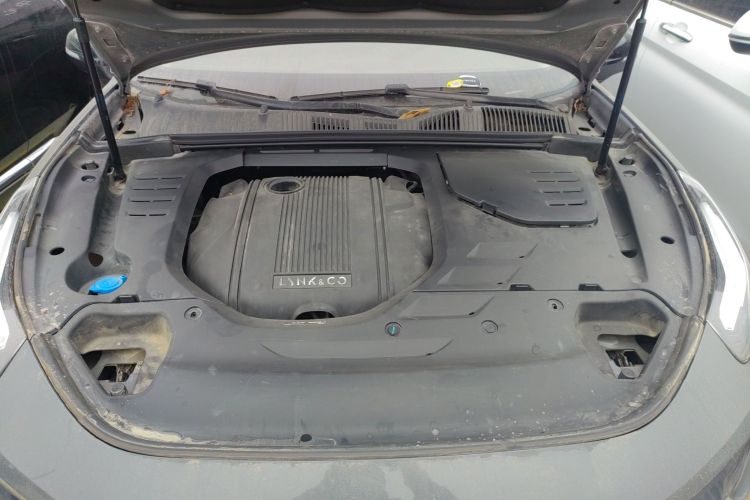 领克02 2020款 1.5T DCT两驱耀Pro版机舱底盘24