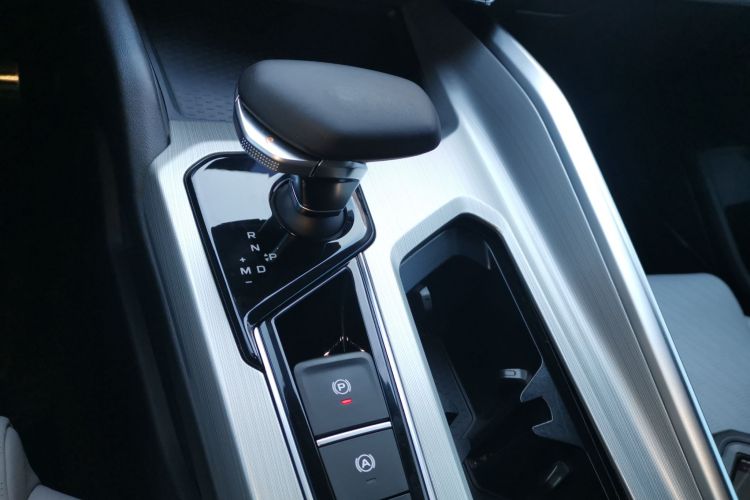 吉利汽车 星瑞 2021款 改款 2.0TD 尊贵型中控内饰18