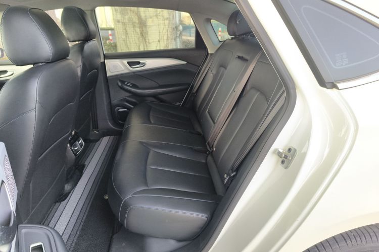 飞凡汽车 飞凡ER6 2020款 620km 智享版中控内饰7004