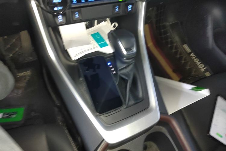 丰田 RAV4荣放 2021款 2.0L CVT两驱风尚PLUS版中控内饰18