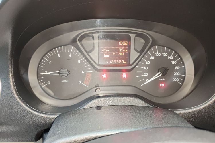 雪铁龙 爱丽舍 2015款 质尚版 1.6L 手动时尚型中控内饰14