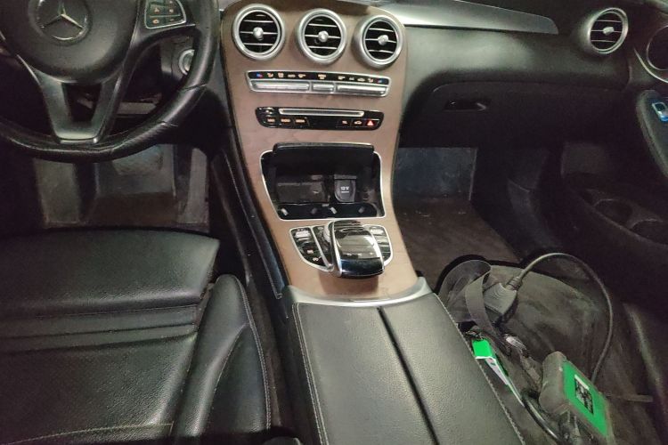 奔驰GLC 2019款 GLC 300 L 4MATIC 动感型中控内饰18