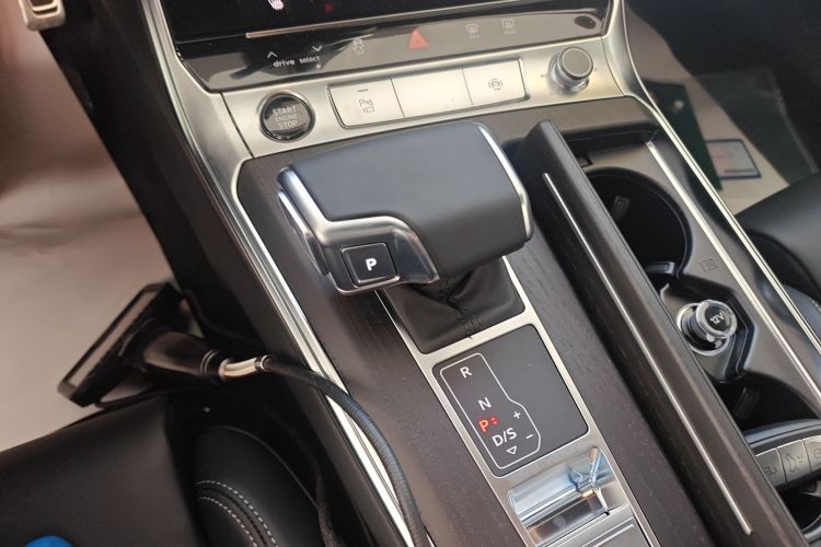 奥迪A6L 2026款 45 TFSI quattro 臻选动感型中控内饰18