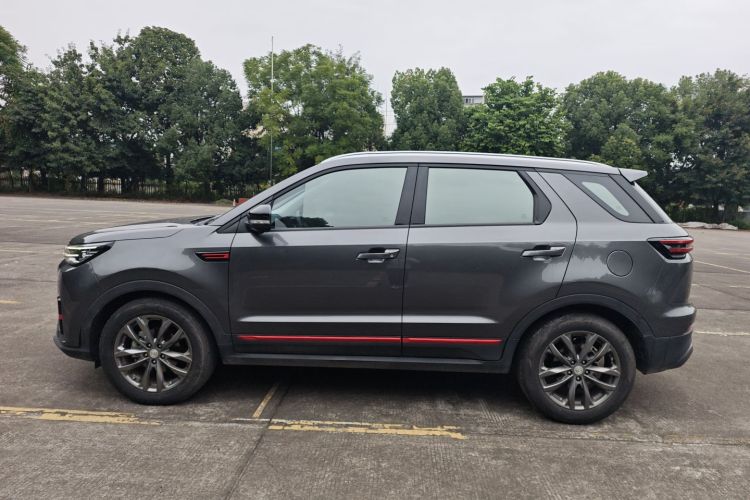 长安CS55PLUS 2021款 蓝鲸版 1.5T DCT尊贵型车身外观4