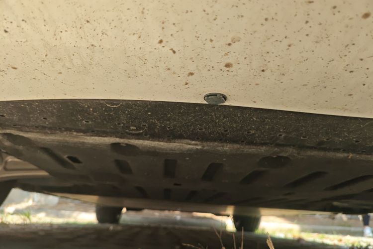 极氪001 2022款 超长续航双电机 YOU版局部细节9008