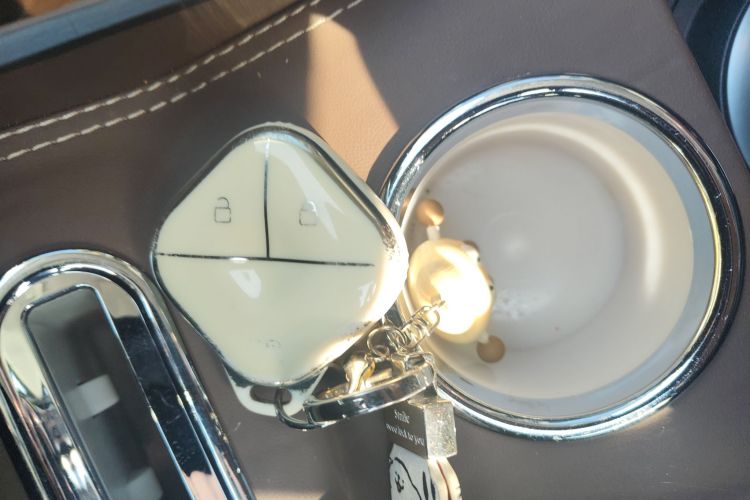 五菱汽车 五菱缤果 2023款 203km 舒享款中控内饰11