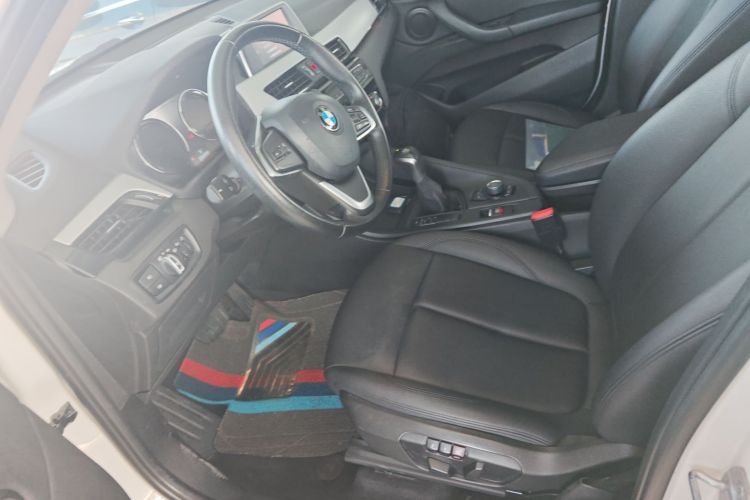 宝马X1 2019款 sDrive18Li 时尚型中控内饰19