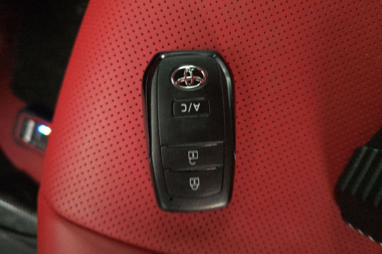 一汽丰田bZ4X 2022款 两驱精英JOY版中控内饰7001