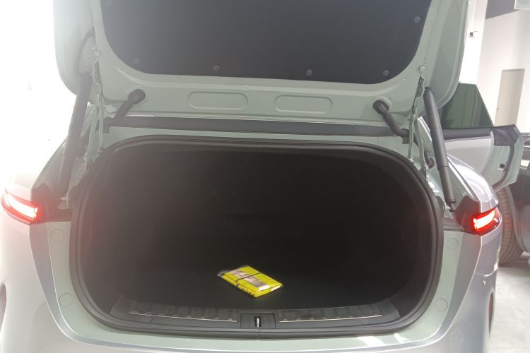 阿维塔11 2022款 长续航双电机奢享版 4座机舱底盘23