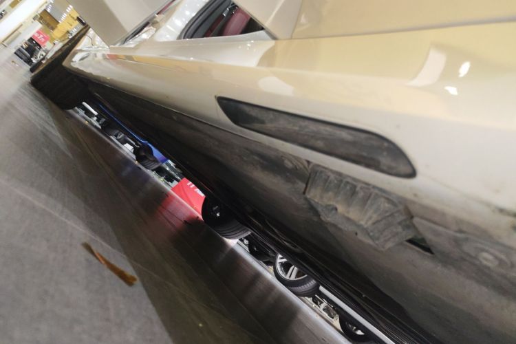 宝马3系 2024款 325Li M运动曜夜套装局部细节9001