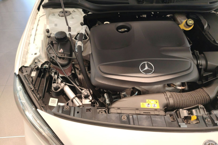 奔驰GLA 2019款 GLA 200 时尚型机舱底盘25