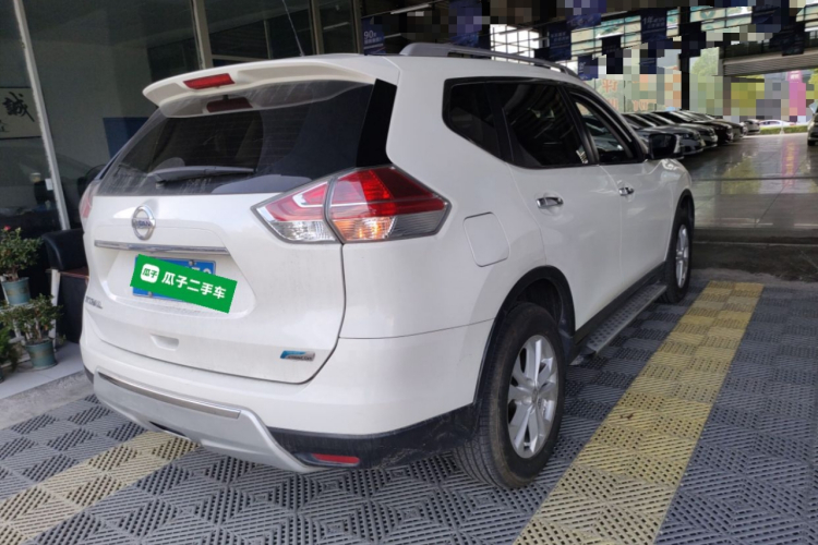 日产 奇骏 2015款 2.0L CVT舒适MAX版 2WD车身外观6005