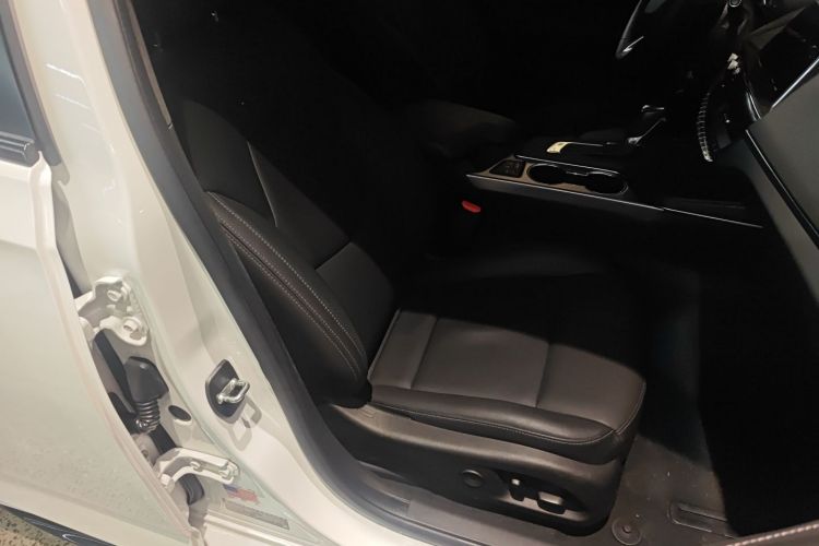 凯迪拉克CT4 2023款 25T 豪华型局部细节41