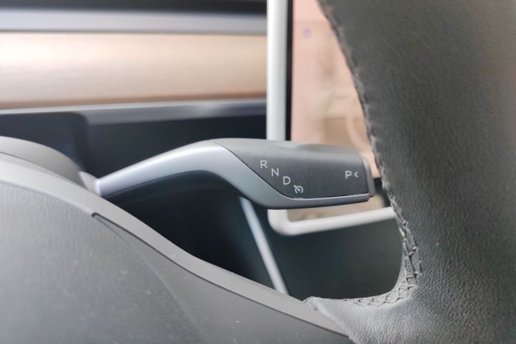 特斯拉 Model 3 2020款 标准续航后驱升级版中控内饰18