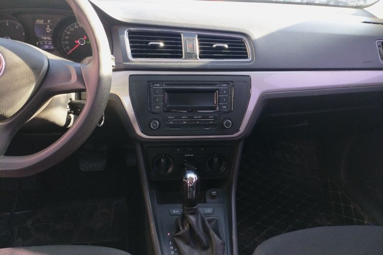 大众 朗逸 2017款 1.6L 自动风尚版局部细节16