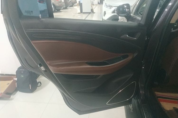 别克 昂科威 2017款 20T 两驱豪华型中控内饰7008