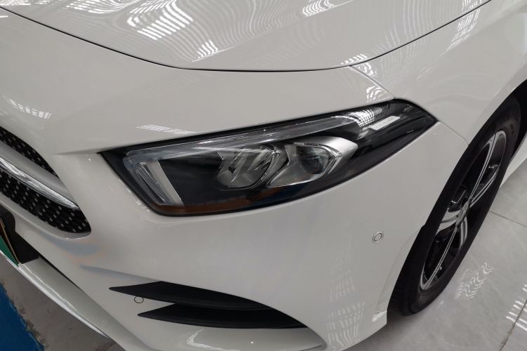 奔驰A级 2022款 改款三 A 200 L 运动轿车时尚型车身外观36