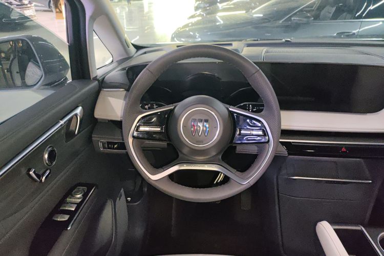 别克GL8 2025款 陆尊 尊享版中控内饰13