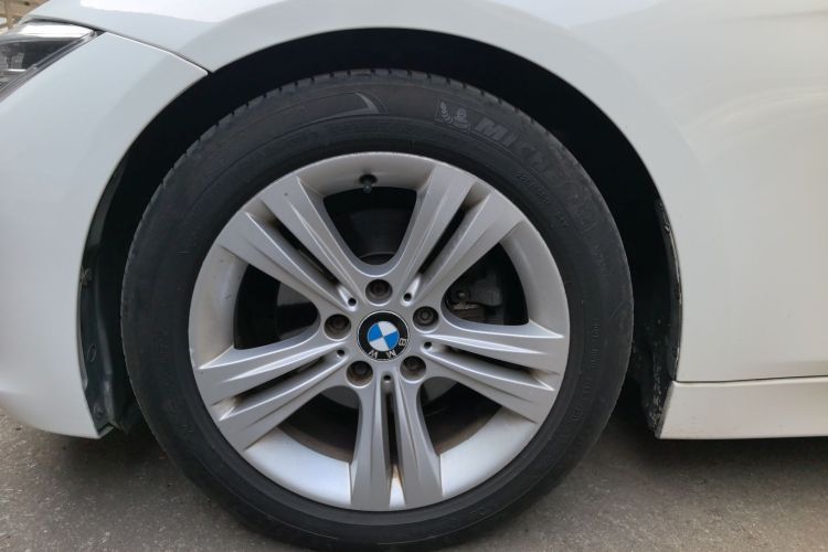 宝马3系 2013款 316i 运动设计套装车身外观6007